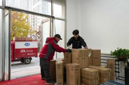 致敬城市烟火守护者 京东生活小家电，温暖夜归人的家